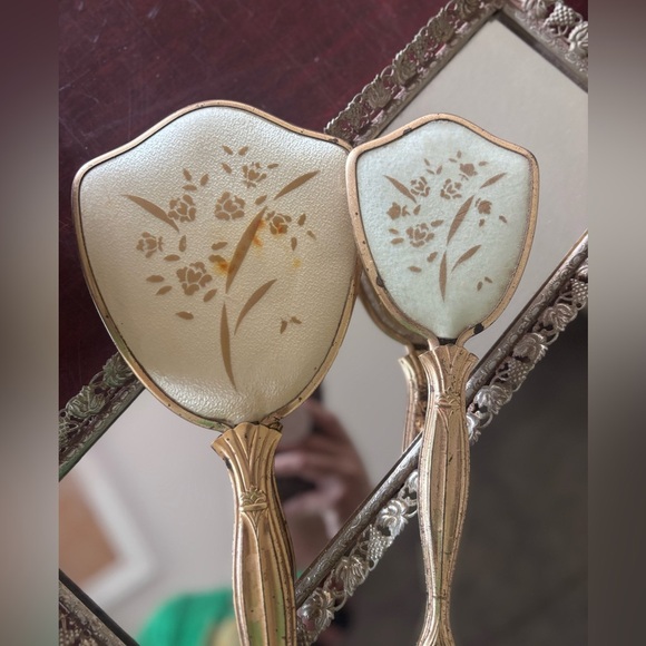 Vintage Elegant Floral Hand Mirror Brush and Vanity Tray Set of 3 Gold Antique - Picture 6 of 6